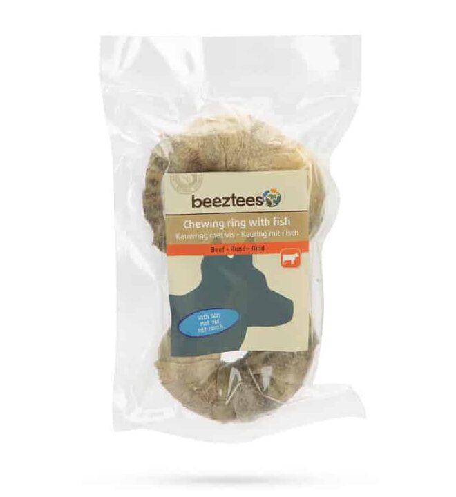Donuts masticable de vacuno con recubrimiento de pescado para perros, ideal como snack y cuidado dental.
